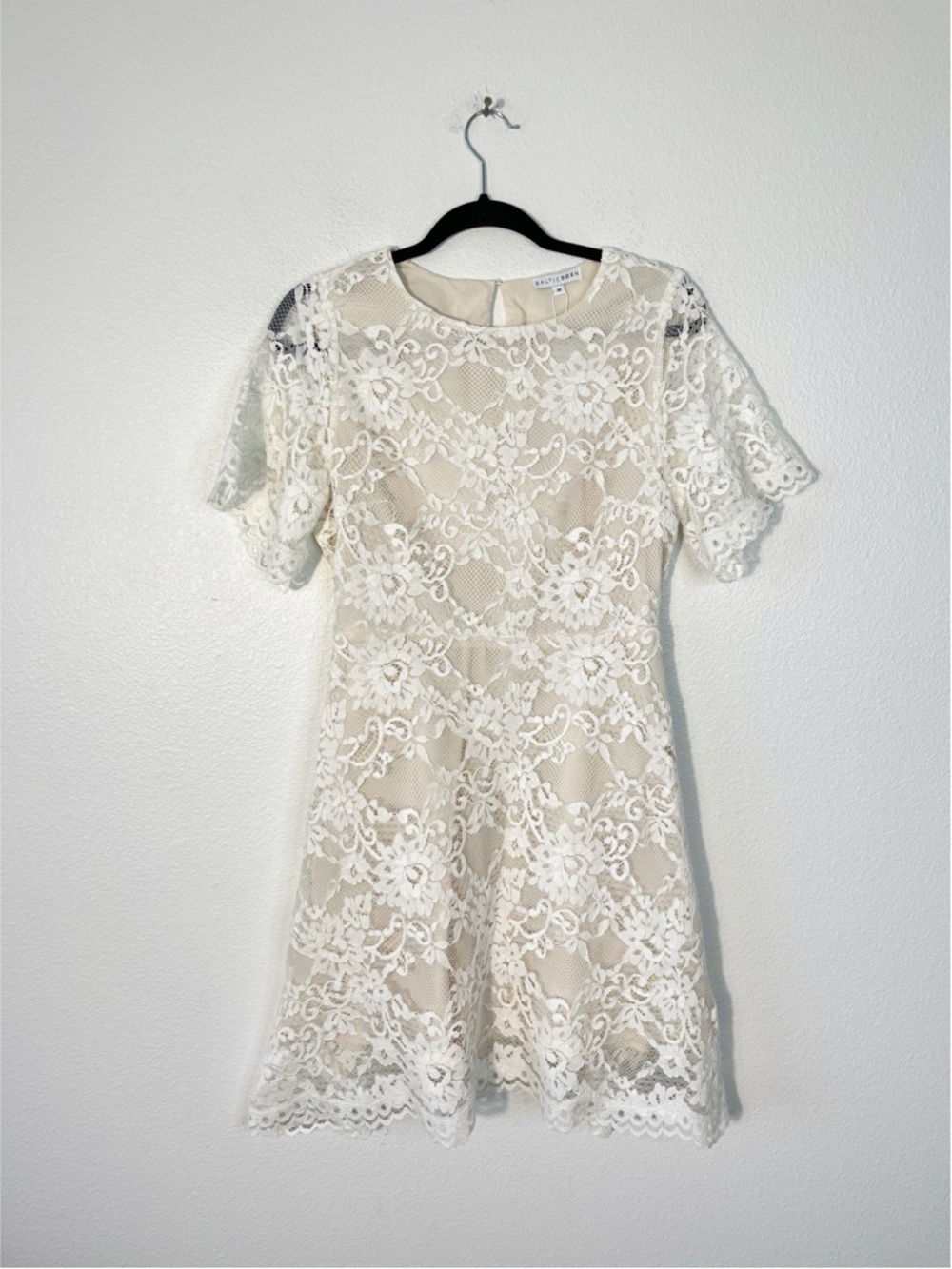 NWT Baltic Born Aasha Lace Short Sleeve Dress in Off White Size Medium